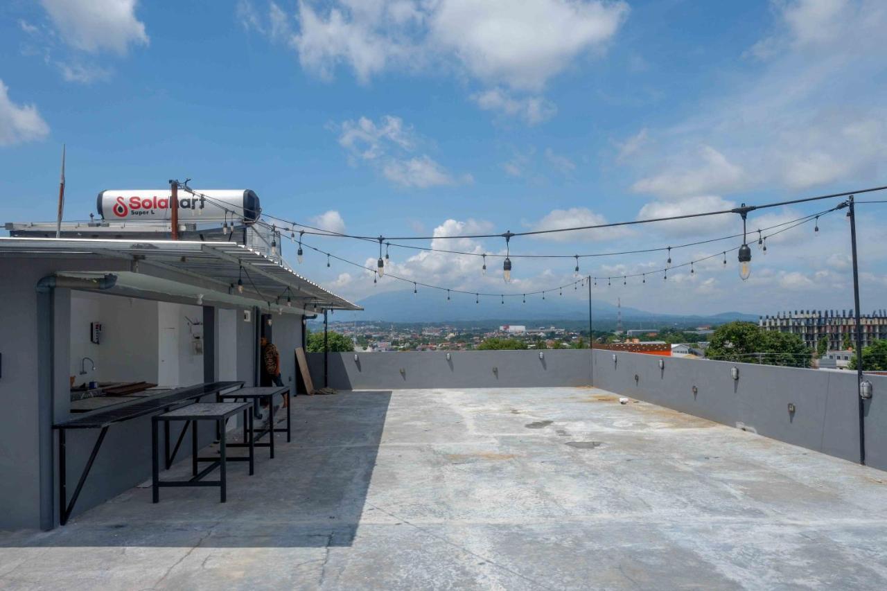 Reddoorz Plus Near Patung Kuda Undip Jatingaleh Kültér fotó