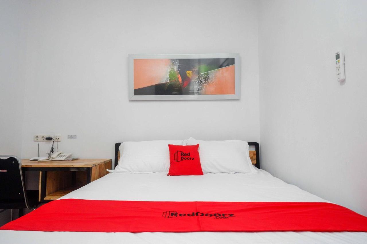 Reddoorz Plus Near Patung Kuda Undip Jatingaleh Kültér fotó