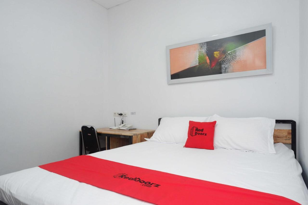 Reddoorz Plus Near Patung Kuda Undip Jatingaleh Kültér fotó