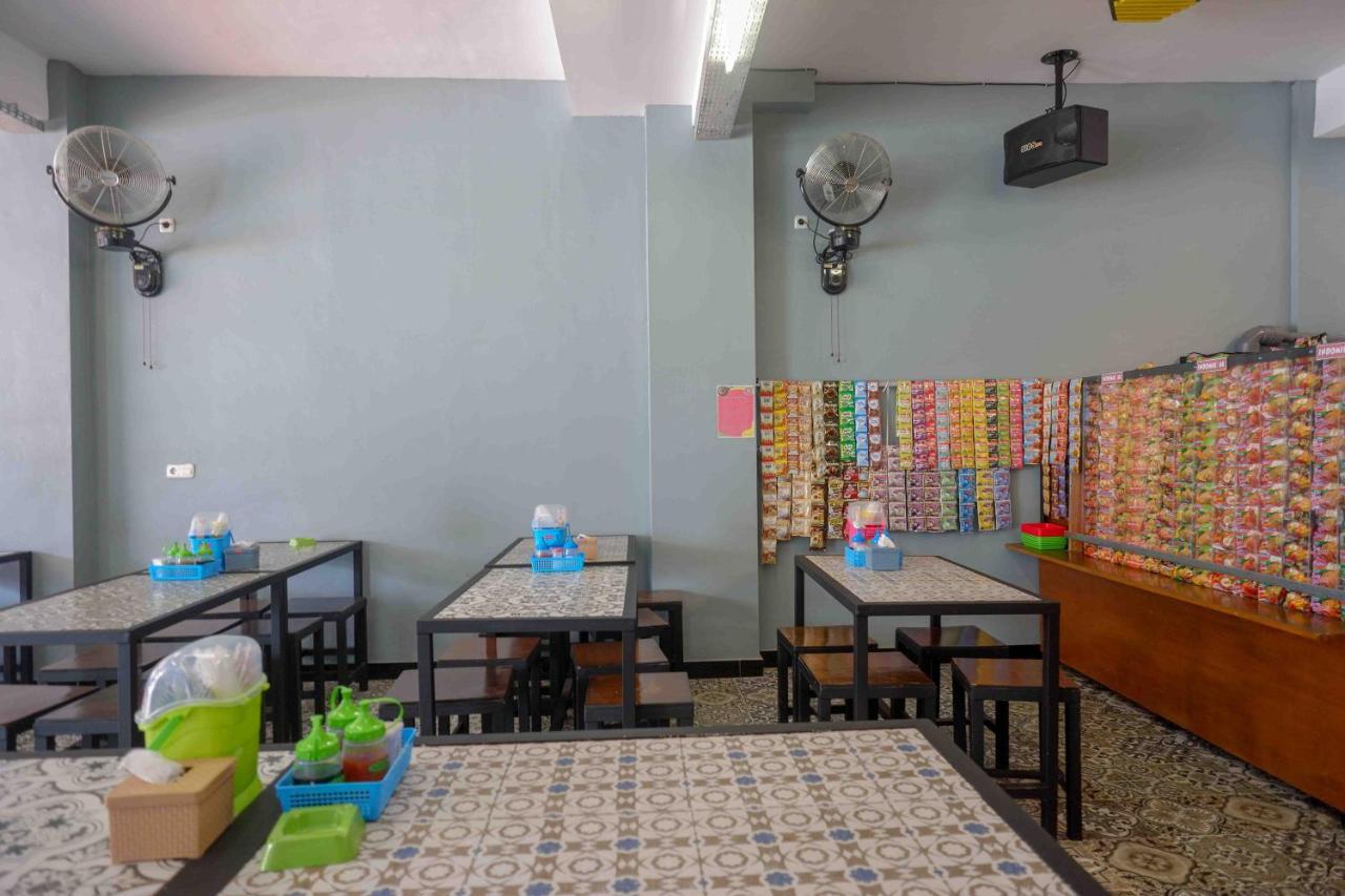 Reddoorz Plus Near Patung Kuda Undip Jatingaleh Kültér fotó